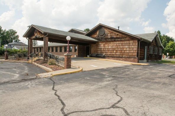Maple Corner: 1126 Liberty St, Covington, IN 47932